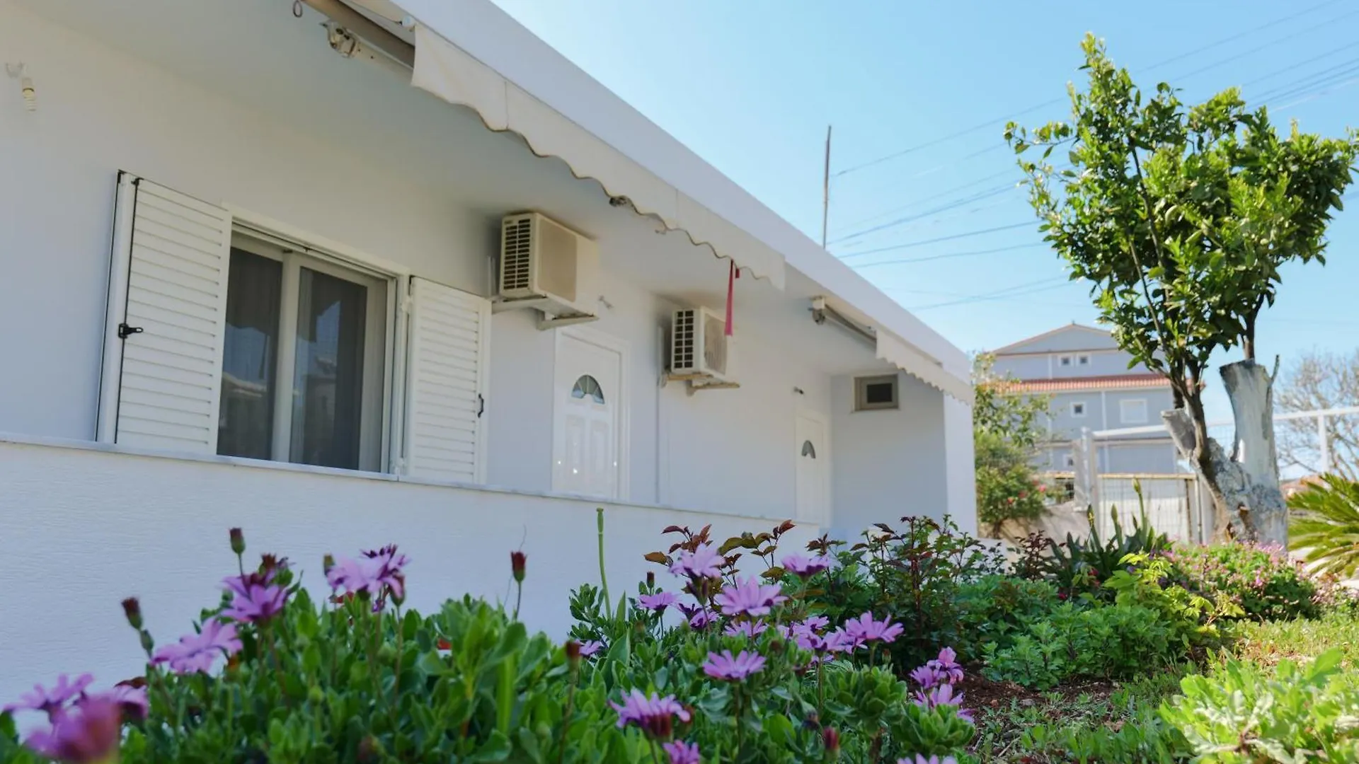 Apartments Gentian Oruci Ksamil
