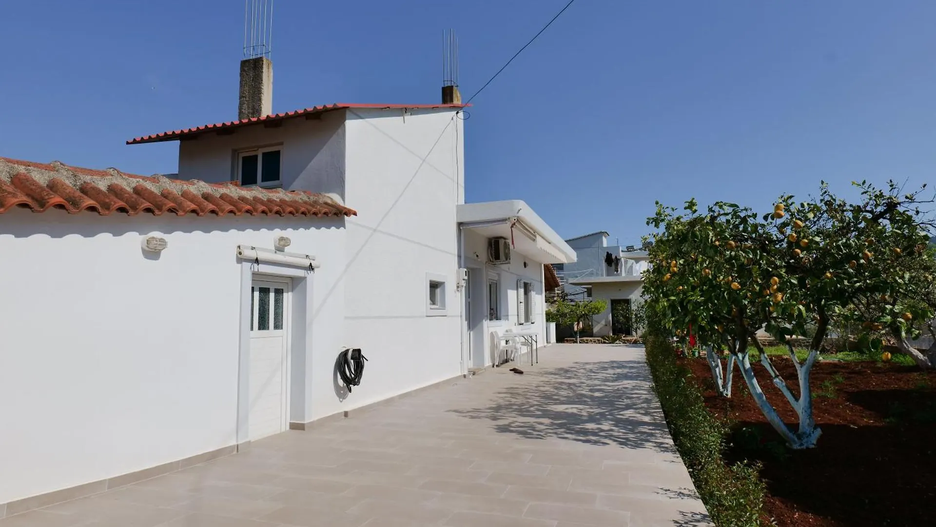 Apartments Gentian Oruci Ksamil